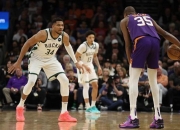 雷火电竞入驻-关于菲律宾男篮轻取雄鹿B队，布克一己之力扛起全队的信息