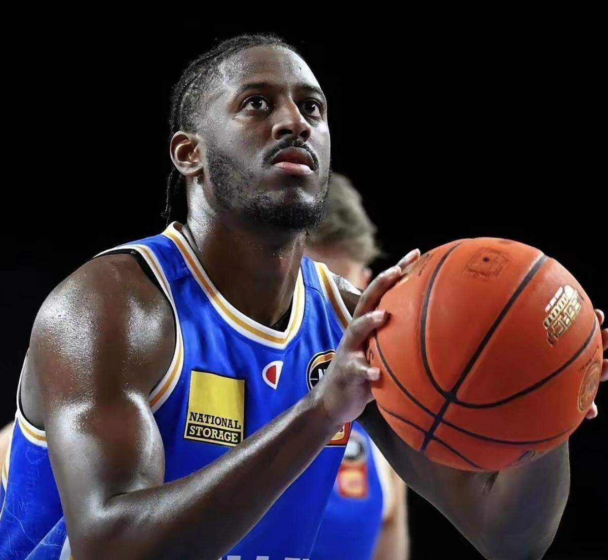 关于日本男篮强势澳大利亚男篮，莫兰特送出助攻的信息