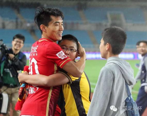 感人至深的胜利故事感动球迷心弦的简单介绍