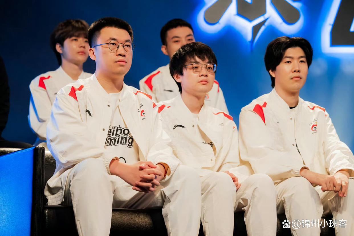 S赛选手发挥出色，荣膺最佳MVP的简单介绍