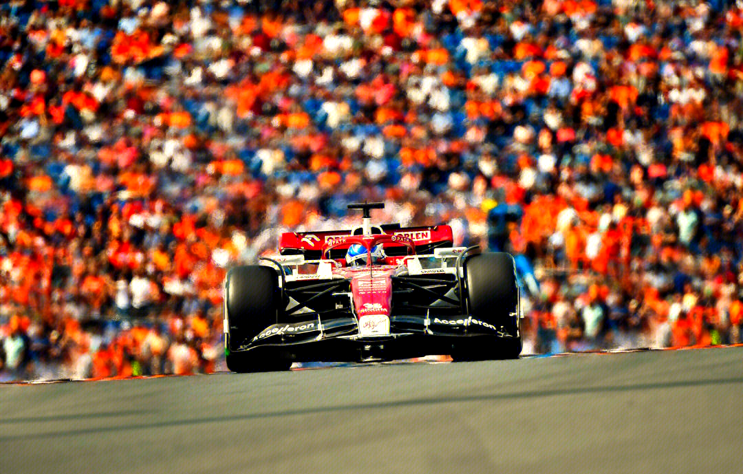 法拉利鏖战梅赛德斯,拉塞尔带队取胜 法拉利鏖战梅赛德斯,拉塞尔带队取胜